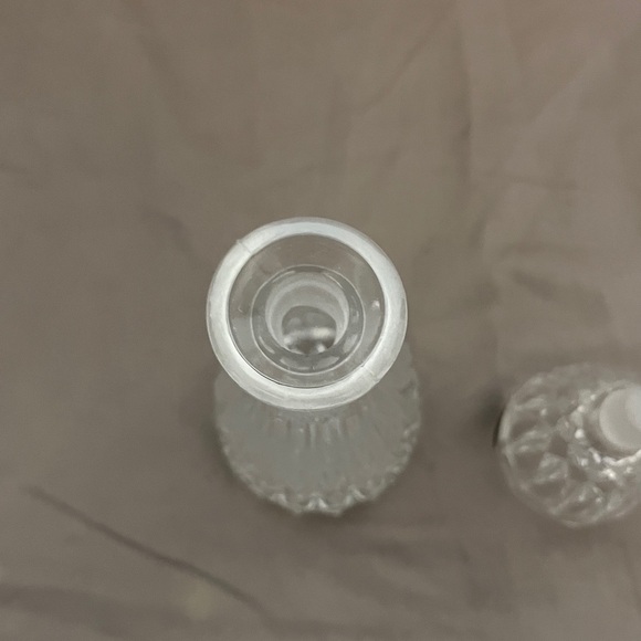 Bohemia crystal small cut glass decanter with a small crystal cup as a stopper. - Picture 9 of 10